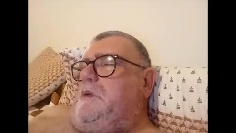 twohats2810 online show from 03/18/26, 07:50