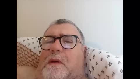 twohats2810 online show from 04/12/26, 08:08