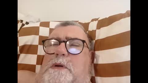 twohats2810 online show from 05/20/26, 06:47