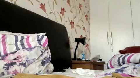 Snapshot of twoheaven chatting on 12/02/25, 01:17 Twoheaven online show from 12/02/25, 01:17