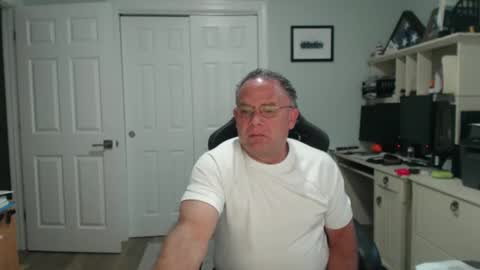 Twopeopleinlove online show from 10/02/25, 10:00