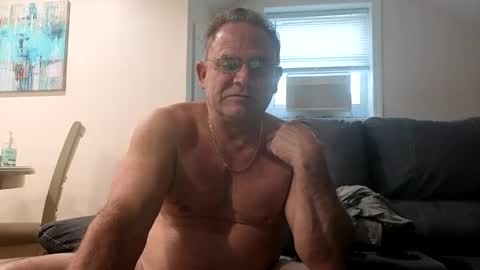 Twopeopleinlove online show from 10/15/25, 09:04