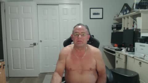 Twopeopleinlove online show from 11/14/25, 11:20