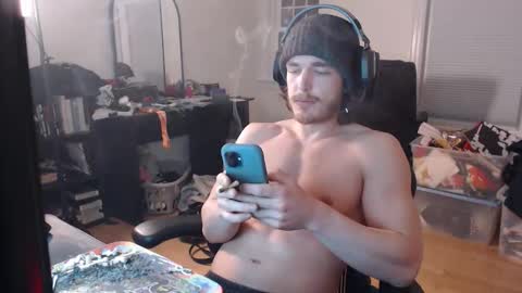 Snapshot of twotwntytwo chatting on 04/06/26, 01:47 twotwntytwo online show from 04/06/26, 01:47