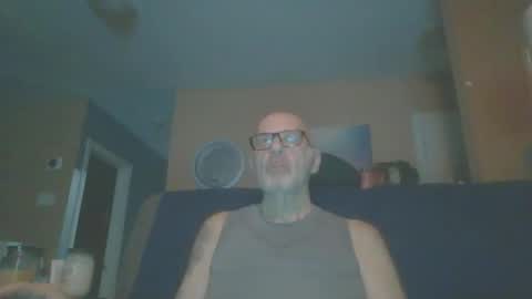 Snapshot of twstone chatting on 12/08/24, 03:43 twstone online show from 12/08/24, 03:43