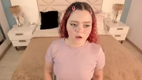 Twiggy online show from 03/15/26, 08:04