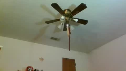 Snapshot of txblackbird chatting on 12/22/25, 04:04 txblackbird online show from 12/22/25, 04:04