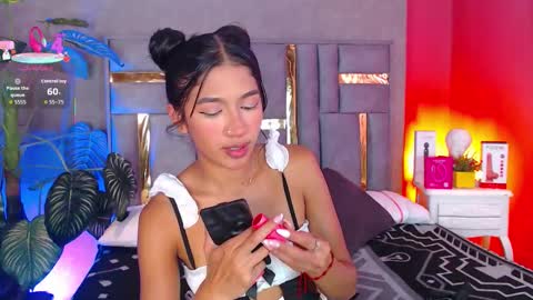 Snapshot of tyla_ks chatting on 12/19/25, 08:05 tyla_ks online show from 12/19/25, 08:05