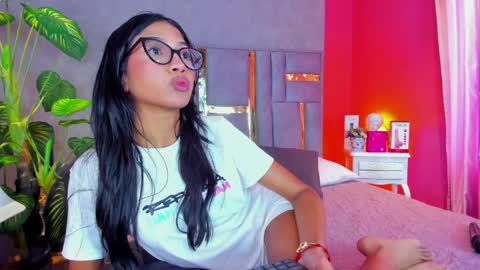 tyla_ks online show from 03/31/26, 07:36