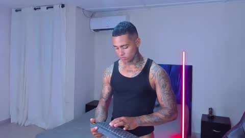 tyler_bell_ online show from 03/28/26, 04:12