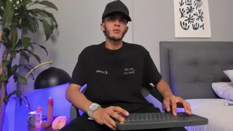 Tyler Fox online show from 07/01/26, 09:47