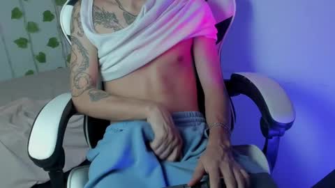 Tyler Garcia  online show from 02/06/25, 02:04