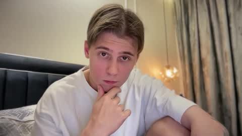 tyler_garrner online show from 11/02/25, 02:30