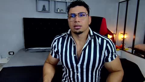 tyler_hank1 online show from 01/20/25, 01:21