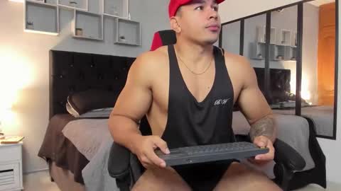 tyler_hank1 online show from 12/20/25, 09:44