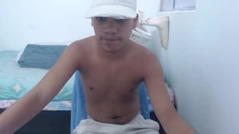 Snapshot of tyler_master24 chatting on 10/16/25, 09:05 tyler online show from 10/16/25, 09:05