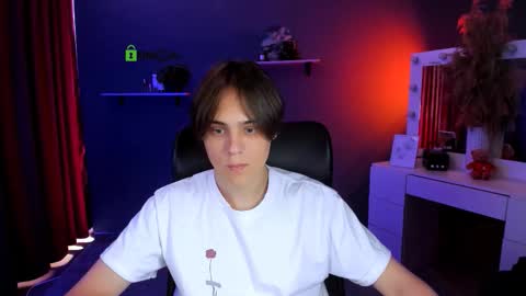 Snapshot of tyler_sparks_ chatting on 09/12/25, 06:24 tyler_sparks_ online show from 09/12/25, 06:24