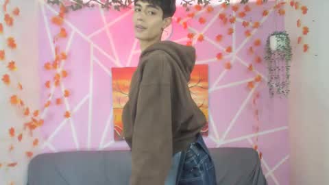 tylerhot2005 online show from 11/07/25, 07:36