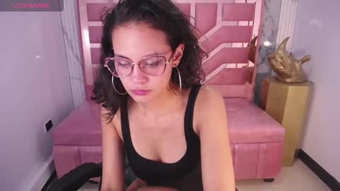 Snapshot of tyna_ch chatting on 01/24/25, 10:51 TYNA online show from 01/24/25, 10:51