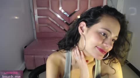 Snapshot of tyna_ch chatting on 02/06/25, 07:40 TYNA online show from 02/06/25, 07:40