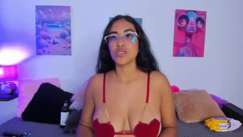 Snapshot of tyra_banksi chatting on 11/25/25, 02:55 tyra online show from 11/25/25, 02:55