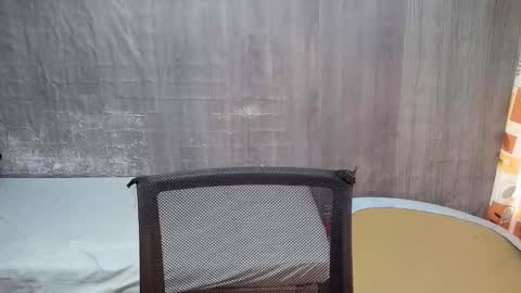 Snapshot of tyradine chatting on 11/10/25, 07:40 tyradine3 online show from 11/10/25, 07:40