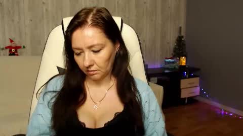 Snapshot of tyramories chatting on 12/21/24, 10:28 tyramories online show from 12/21/24, 10:28