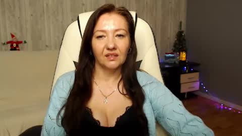 Snapshot of tyramories chatting on 12/21/24, 01:42 tyramories online show from 12/21/24, 01:42