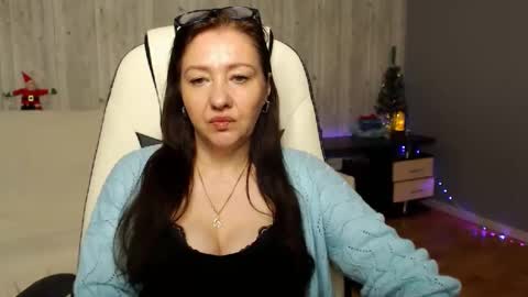 Snapshot of tyramories chatting on 12/22/24, 10:28 tyramories online show from 12/22/24, 10:28