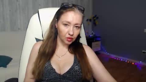 Snapshot of tyramories chatting on 10/29/25, 11:45 tyramories online show from 10/29/25, 11:45