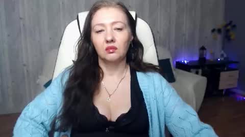 Snapshot of tyramories chatting on 12/15/25, 11:03 tyramories online show from 12/15/25, 11:03