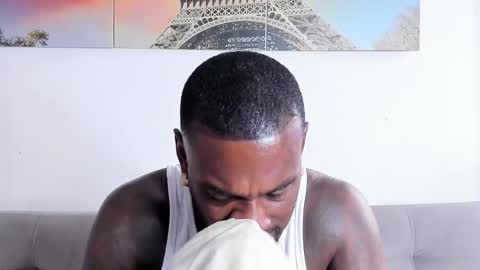 Snapshot of tyron_rulers chatting on 10/06/25, 11:40 Dvid Rullers online show from 10/06/25, 11:40