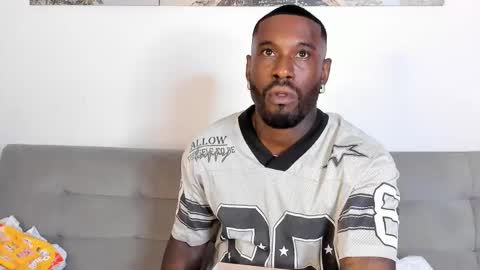 Snapshot of tyron_rulers chatting on 11/03/25, 02:02 Dvid Rullers online show from 11/03/25, 02:02