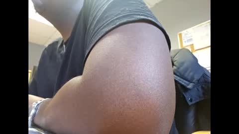 Snapshot of tyroneall chatting on 11/04/25, 02:16 tyroneall online show from 11/04/25, 02:16