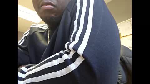 Snapshot of tyroneall chatting on 11/28/25, 02:31 tyroneall online show from 11/28/25, 02:31