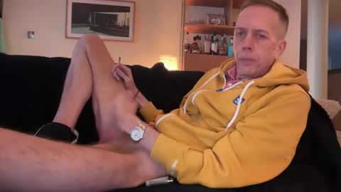 Snapshot of tyronev70 chatting on 12/21/25, 12:45 Ty online show from 12/21/25, 12:45