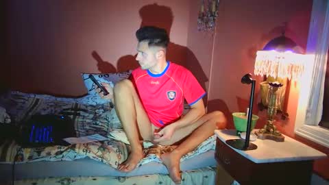 Snapshot of tysonhotswe chatting on 10/25/25, 03:07 Dennis Nadarevic online show from 10/25/25, 03:07