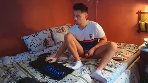 Snapshot of tysonhotswe chatting on 10/26/25, 12:11 Dennis Nadarevic online show from 10/26/25, 12:11