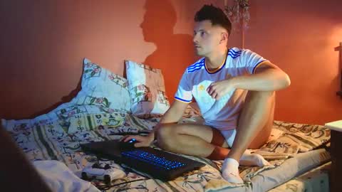 Snapshot of tysonhotswe chatting on 02/06/26, 06:44 Dennis Nadarevic online show from 02/06/26, 06:44