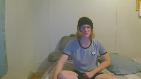 Snapshot of tyyyler93 chatting on 01/10/25, 12:06 TylerAlternative online show from 01/10/25, 12:06