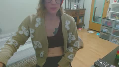 Snapshot of tyyyler93 chatting on 02/13/25, 06:09 TylerAlternative online show from 02/13/25, 06:09