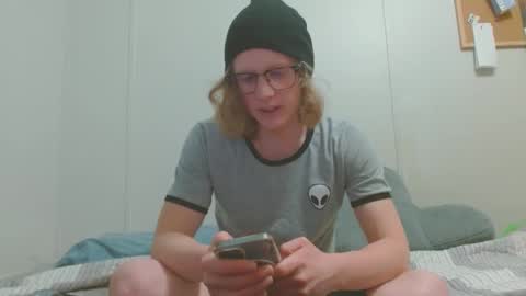 Snapshot of tyyyler93 chatting on 03/04/25, 03:22 TylerAlternative online show from 03/04/25, 03:22