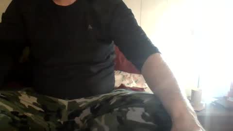 Snapshot of u_caught_us chatting on 01/13/25, 01:23 u_caught_us online show from 01/13/25, 01:23