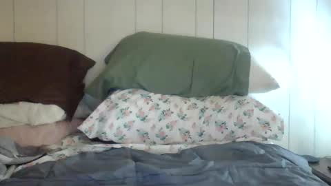 Snapshot of u_caught_us chatting on 02/14/25, 01:02 u_caught_us online show from 02/14/25, 01:02