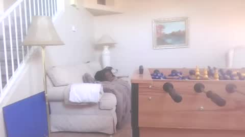 Snapshot of uandme_baby chatting on 01/15/25, 11:40 Azelia B online show from 01/15/25, 11:40