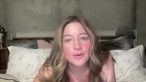 Snapshot of ughtatum chatting on 11/19/25, 03:45 Tate online show from 11/19/25, 03:45