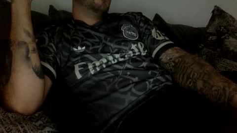 Snapshot of ukboy08x chatting on 10/10/25, 04:39 ukboy08x online show from 10/10/25, 04:39