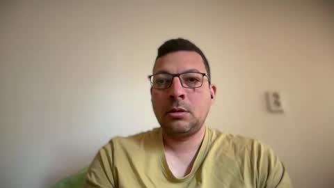 ukhalid82 online show from 04/18/26, 11:47