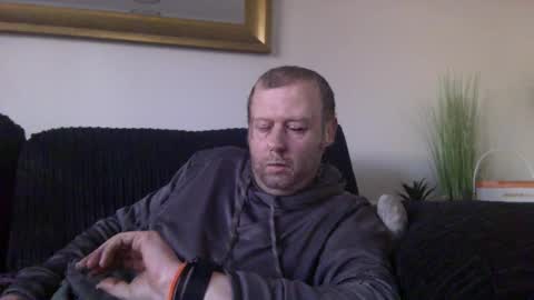 Snapshot of ukmatty3 chatting on 01/24/25, 01:03 ukmatty3 online show from 01/24/25, 01:03