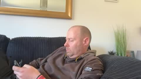 ukmatty3 online show from 04/24/26, 01:24